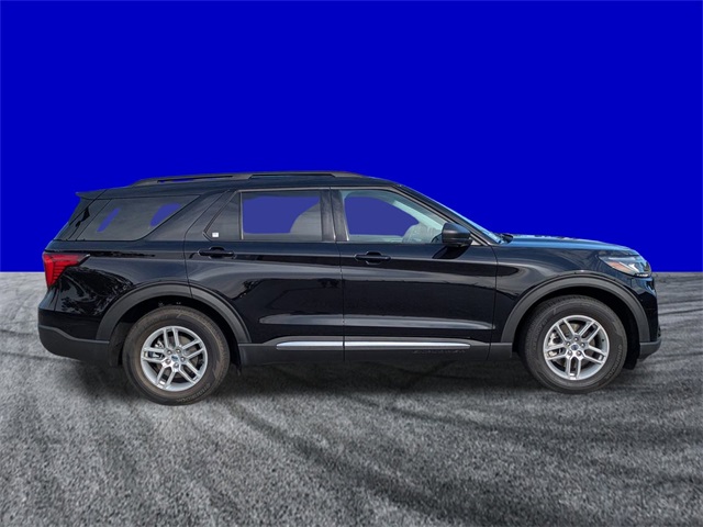2025 Ford Explorer photo 3
