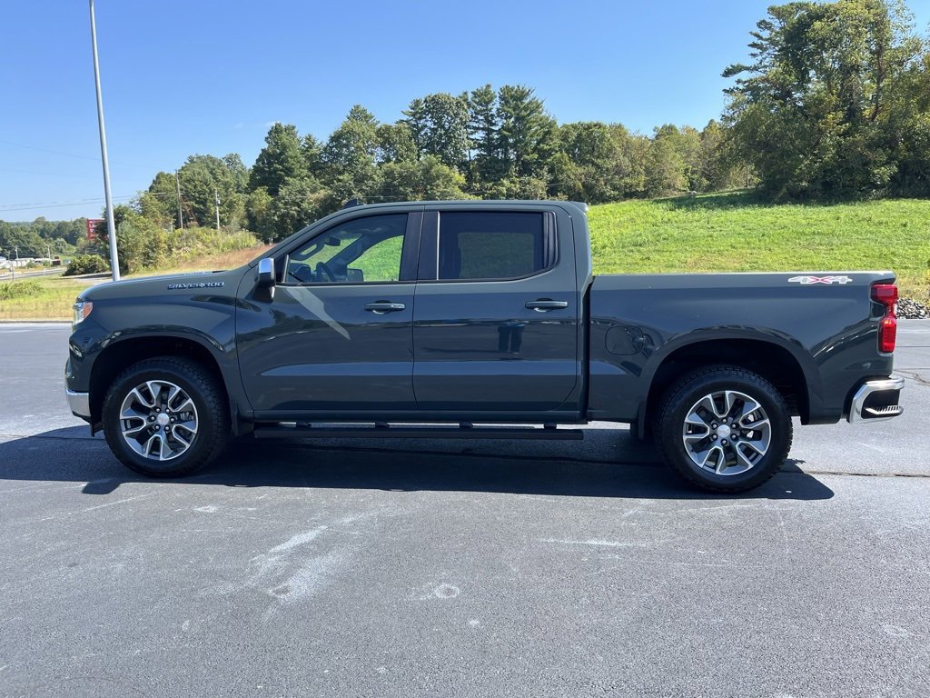 2025 Chevrolet Silverado 1500 LT photo 24