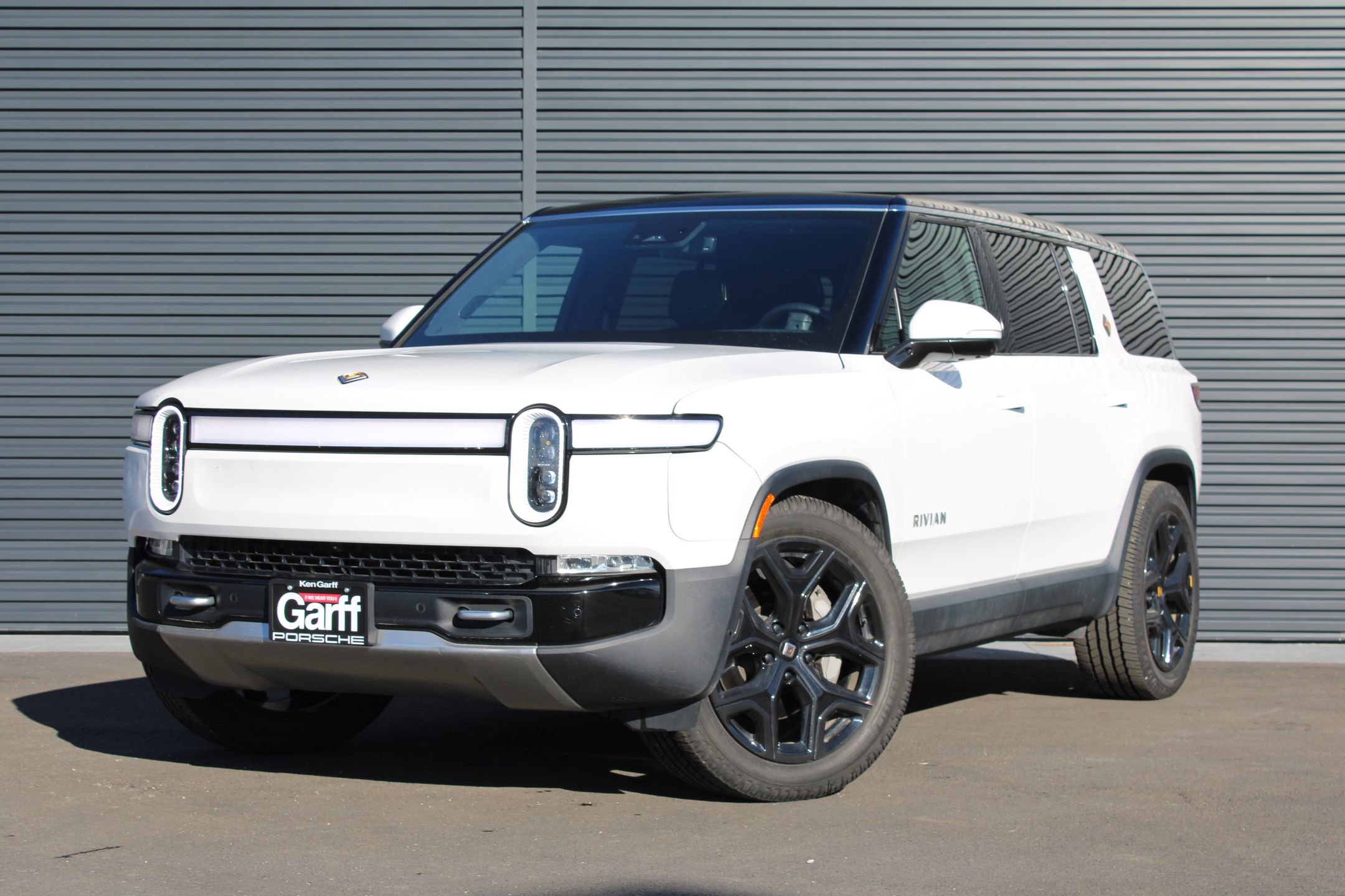 2024 Rivian R1S Adventure's photo