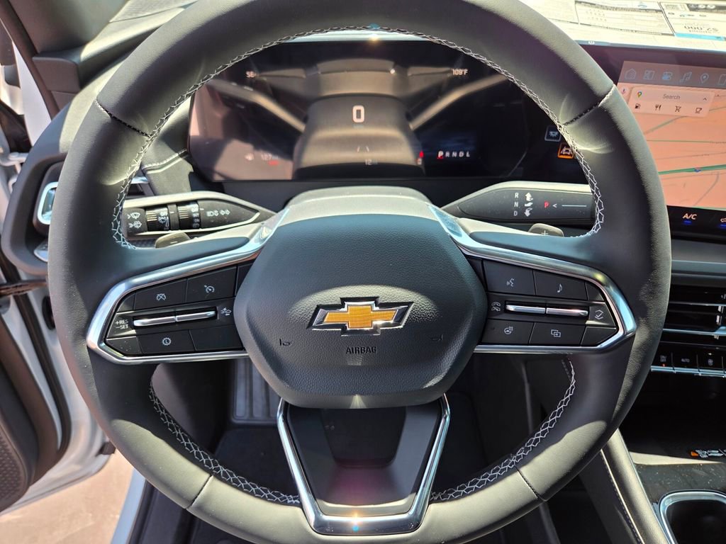 2025 Chevrolet Traverse photo 9