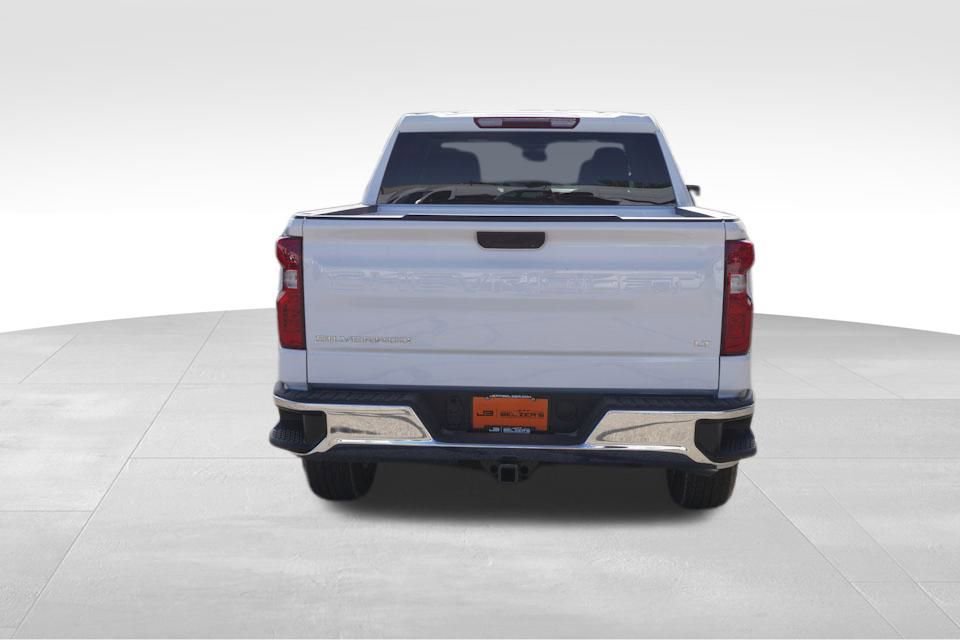 2025 Chevrolet Silverado 1500 LT photo 4