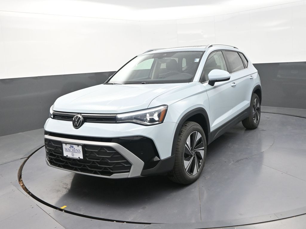 2026 Volkswagen Taos SE photo 2