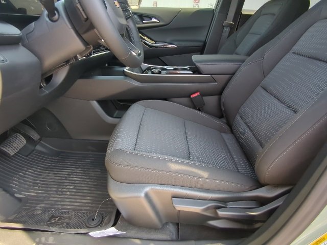 2026 Chevrolet Equinox LT photo 9