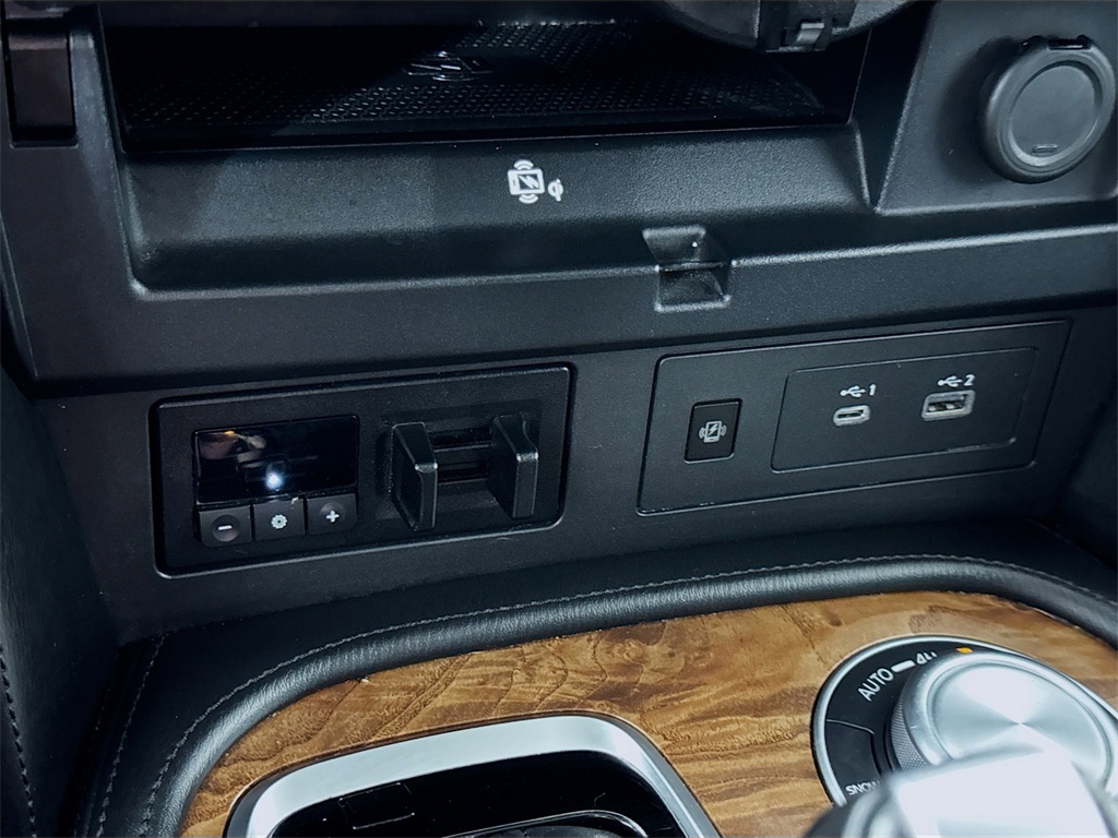 2023 Nissan Armada SL photo 37