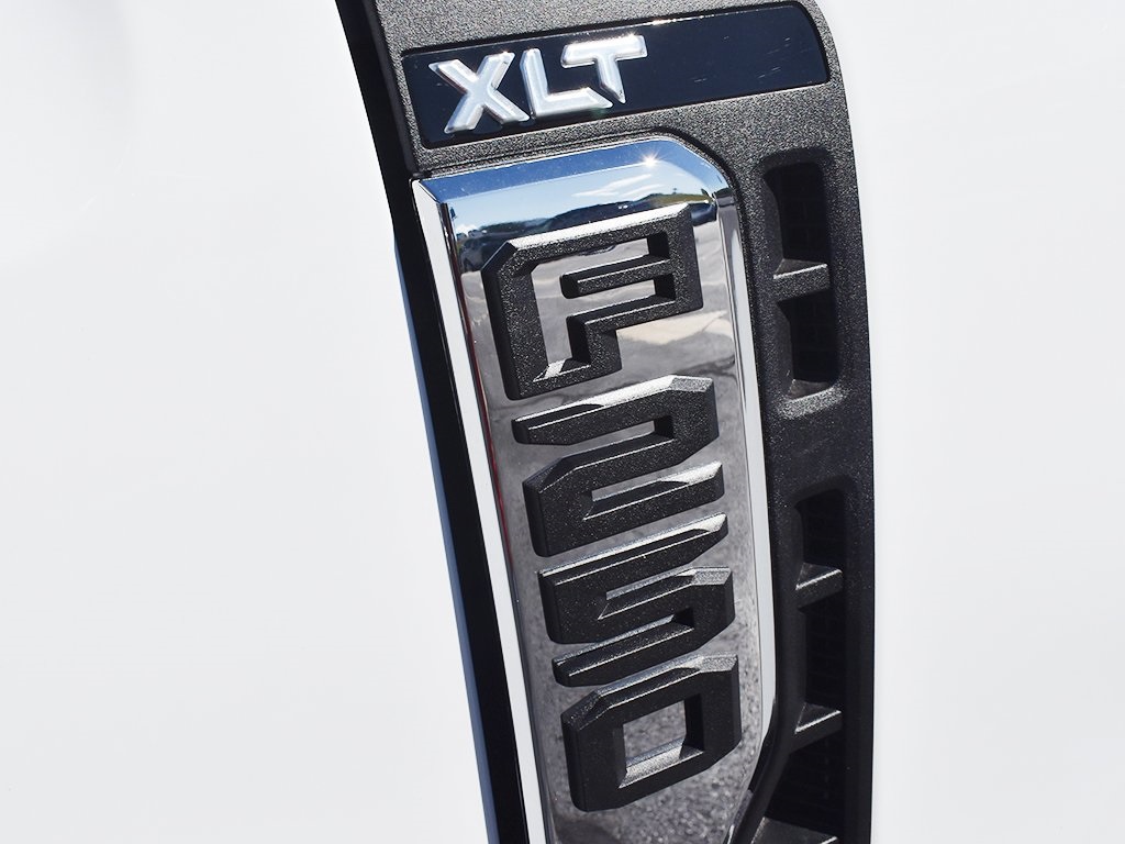 2026 Ford F-250 XLT photo 8
