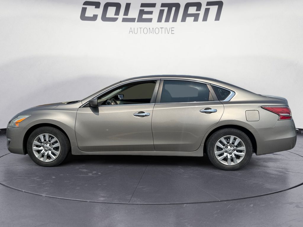 2015 Nissan Altima 2.5 S photo 2