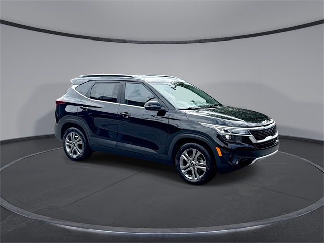2022 Kia Seltos S photo 2