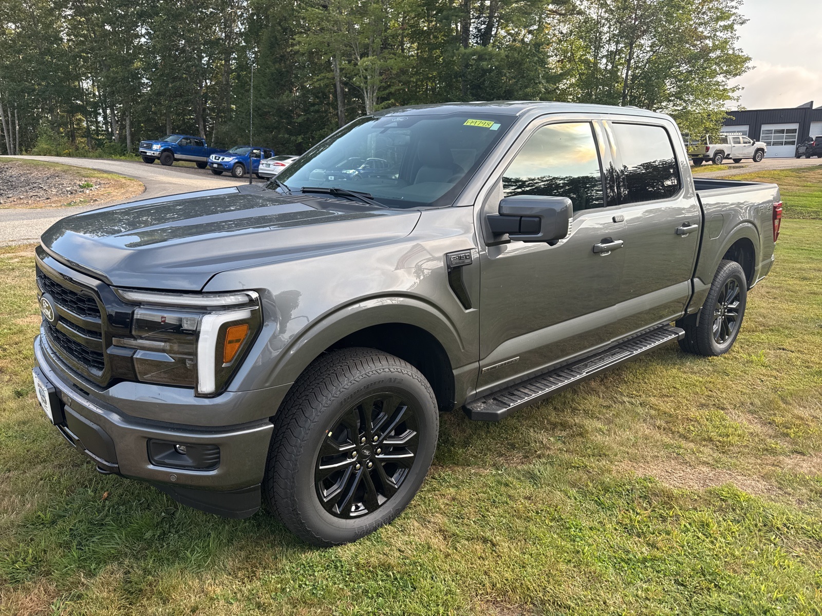 2025 Ford F-150 Lariat photo 2