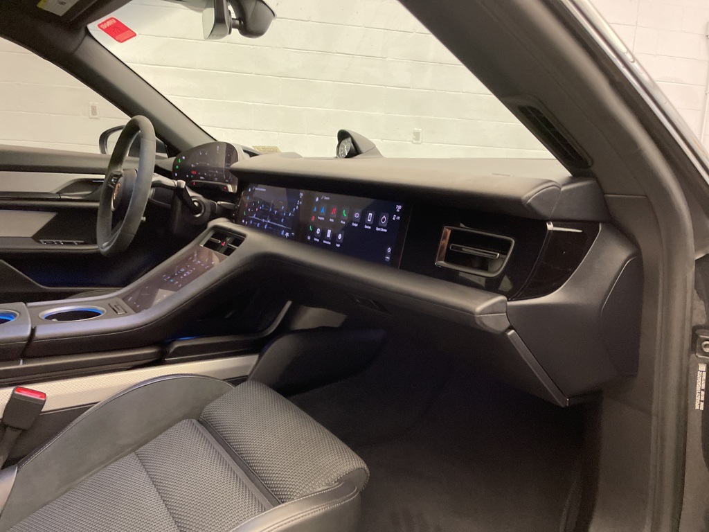 2024 Porsche Taycan 4S photo 21