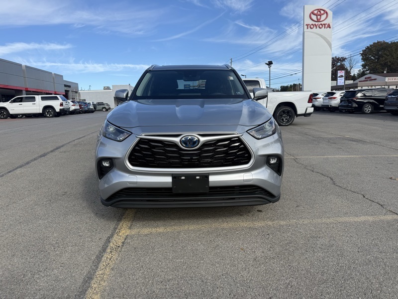 2022 Toyota Highlander Hybrid XLE photo 2