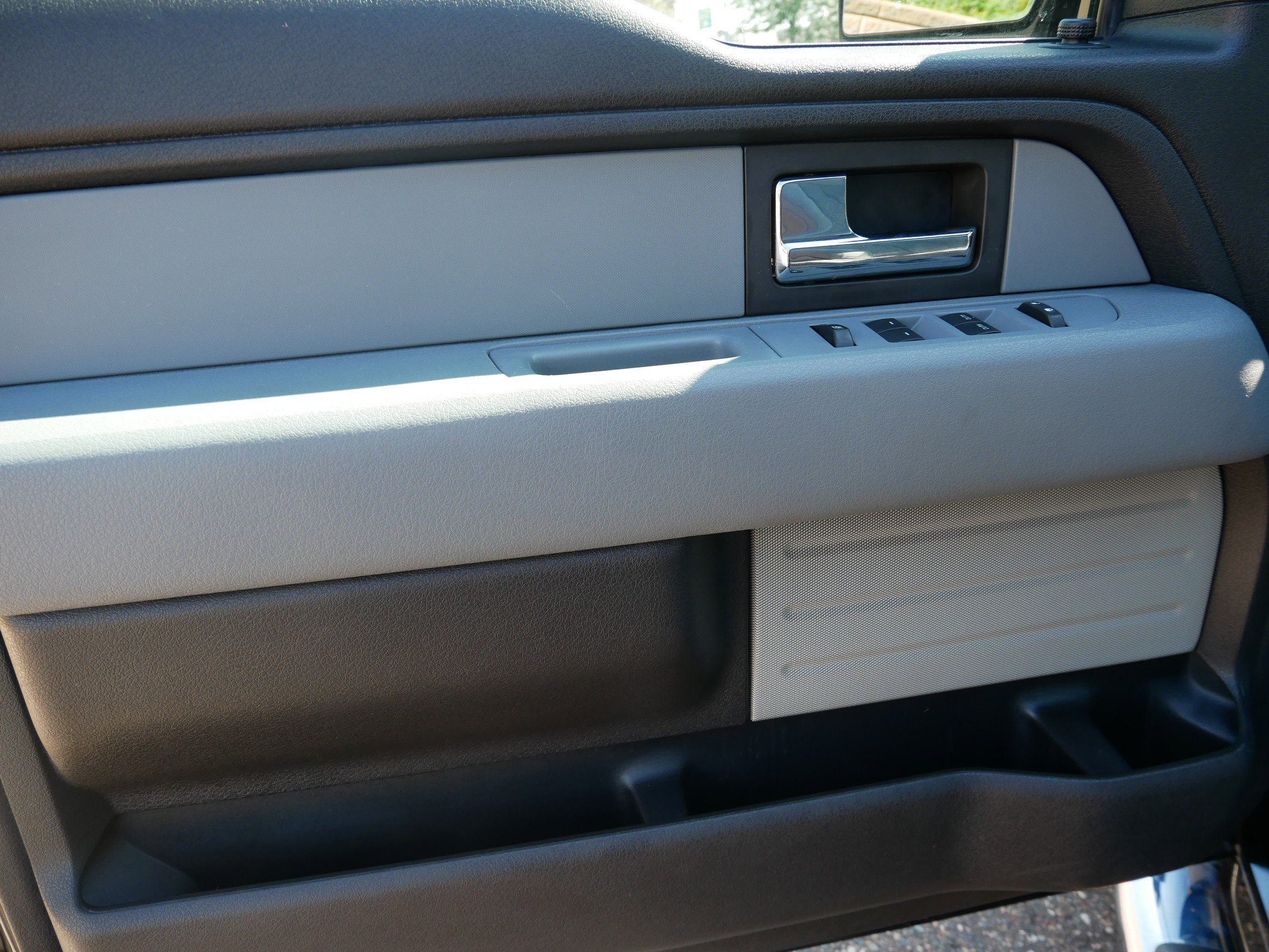 2012 Ford F-150 XLT photo 9