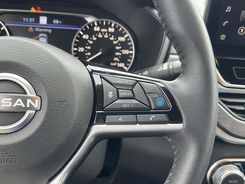 2024 Nissan Altima 2.5 SR photo 11