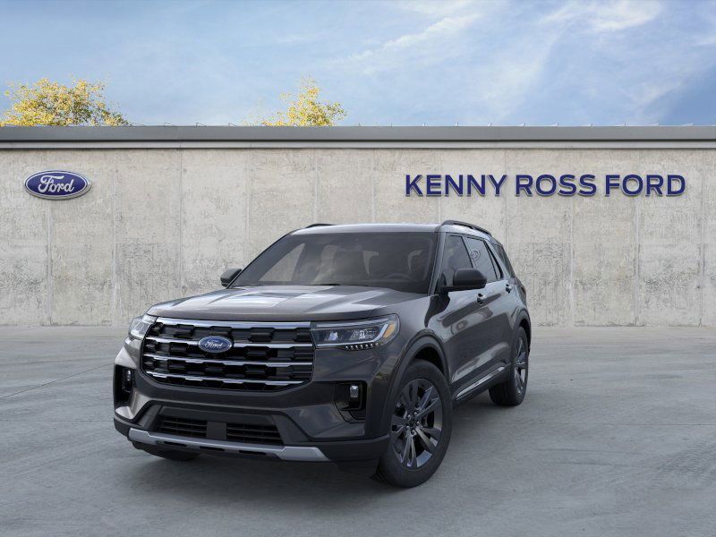 2025 Ford Explorer photo 2