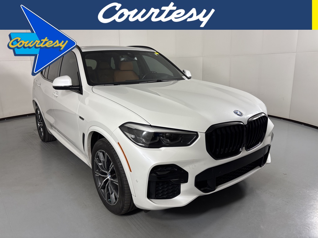 2022 BMW X5 45e's photo