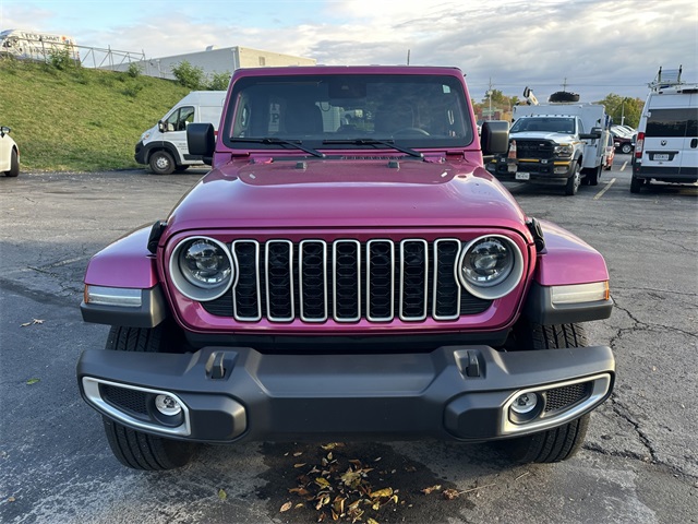 2024 Jeep Wrangler Sahara photo 3
