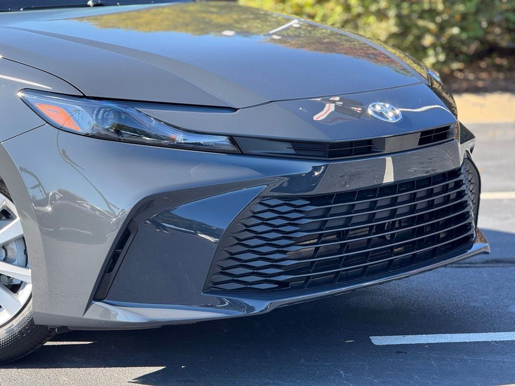 2026 Toyota Camry LE photo 4