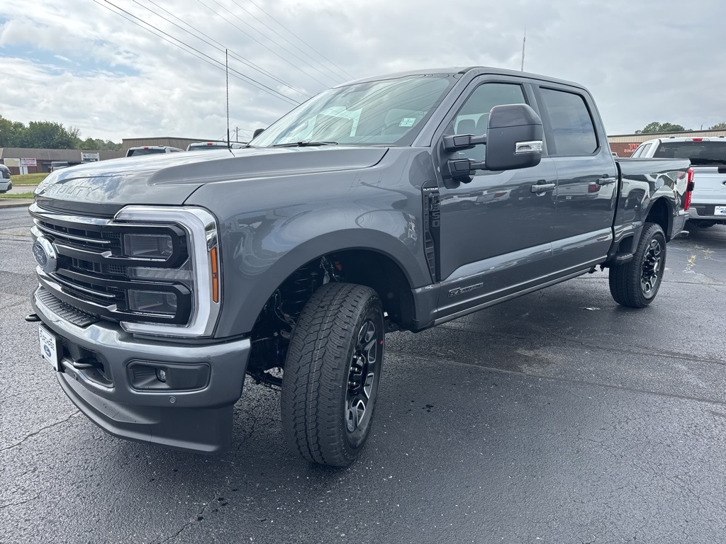 2026 Ford F-350 Platinum photo 3
