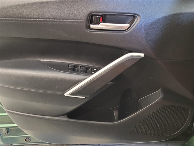 2023 Toyota Corolla Cross XLE photo 27