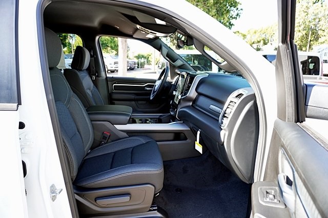 New 2026 Bright White Clear-Coat Exterior Paint RAM Big Horn/Lone Star image 16