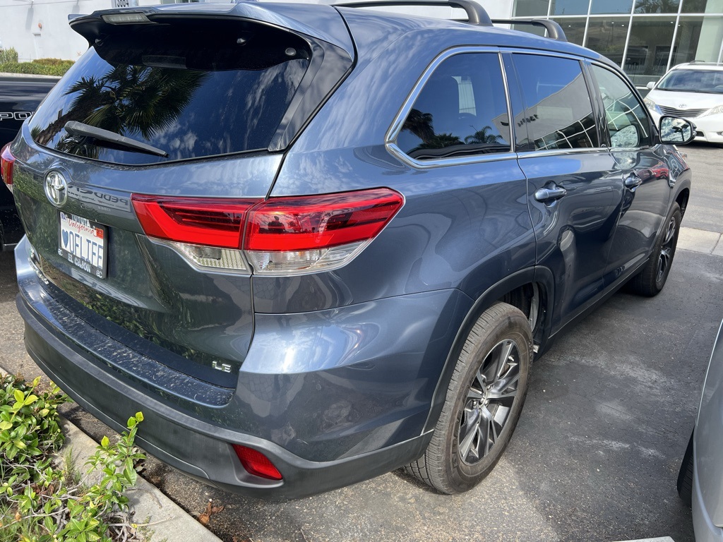 2019 Toyota Highlander LE photo 5