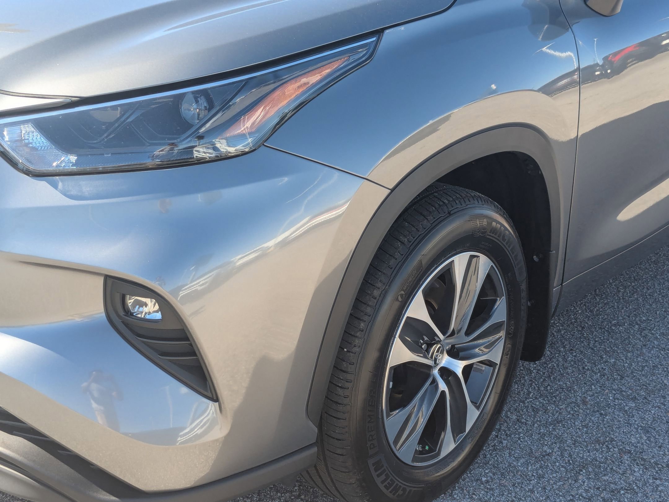 2025 Toyota Highlander XLE photo 33
