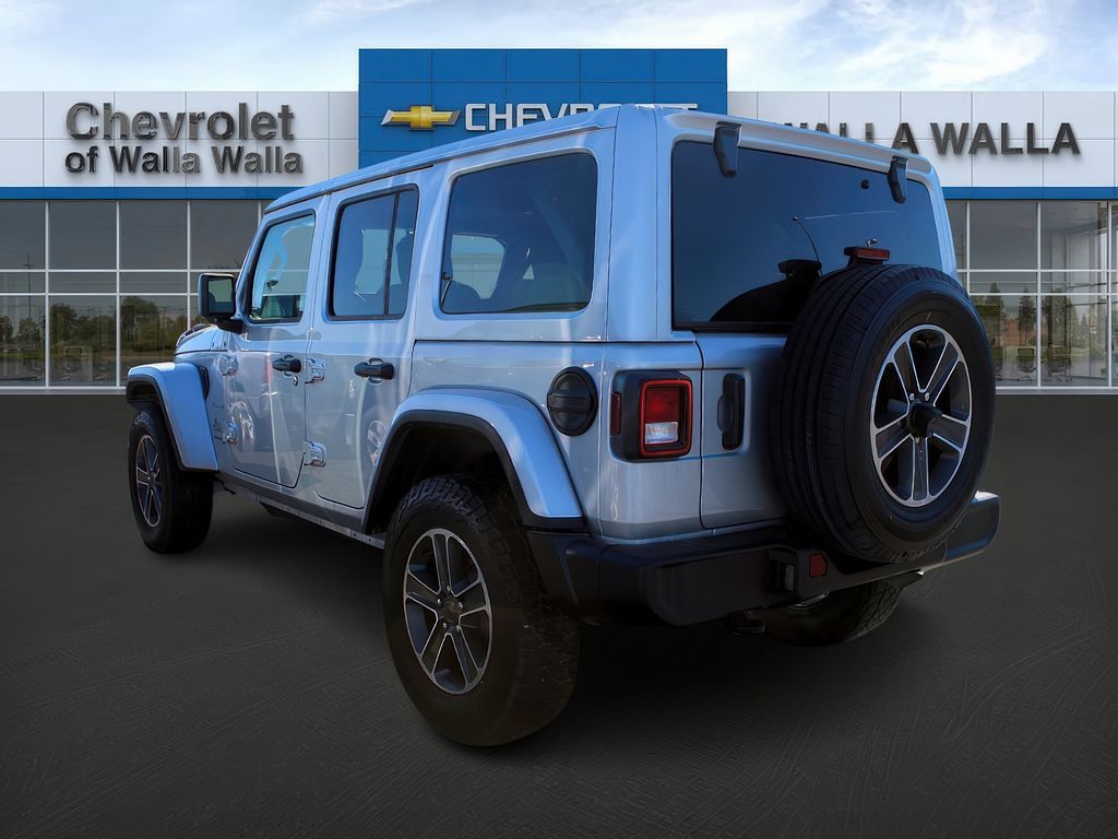 2023 Jeep Wrangler Sahara photo 4