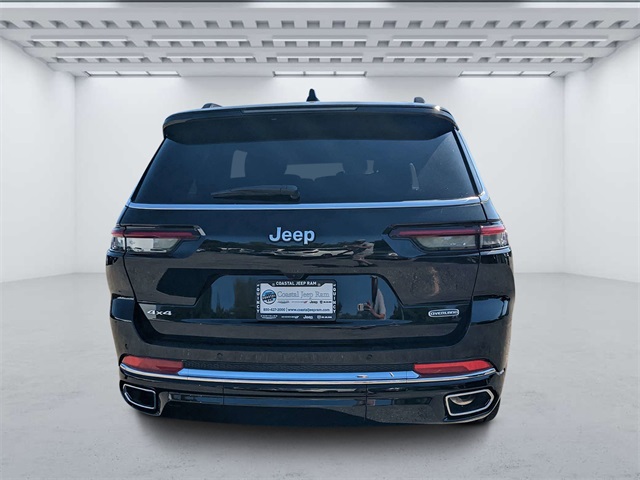 2025 Jeep Grand Cherokee Overland photo 4