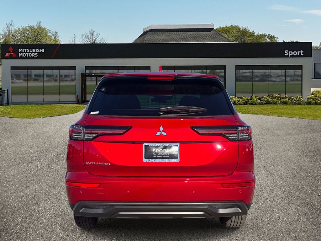 2025 Mitsubishi Outlander ES photo 4