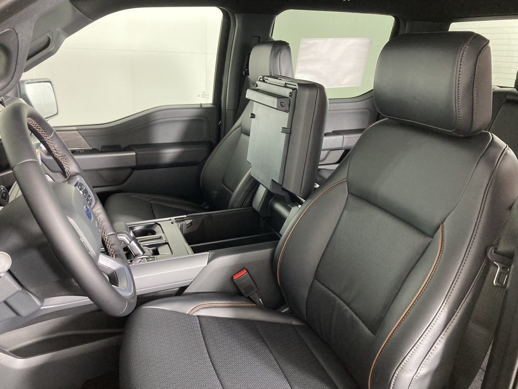 2025 Ford F-150 Lariat photo 9