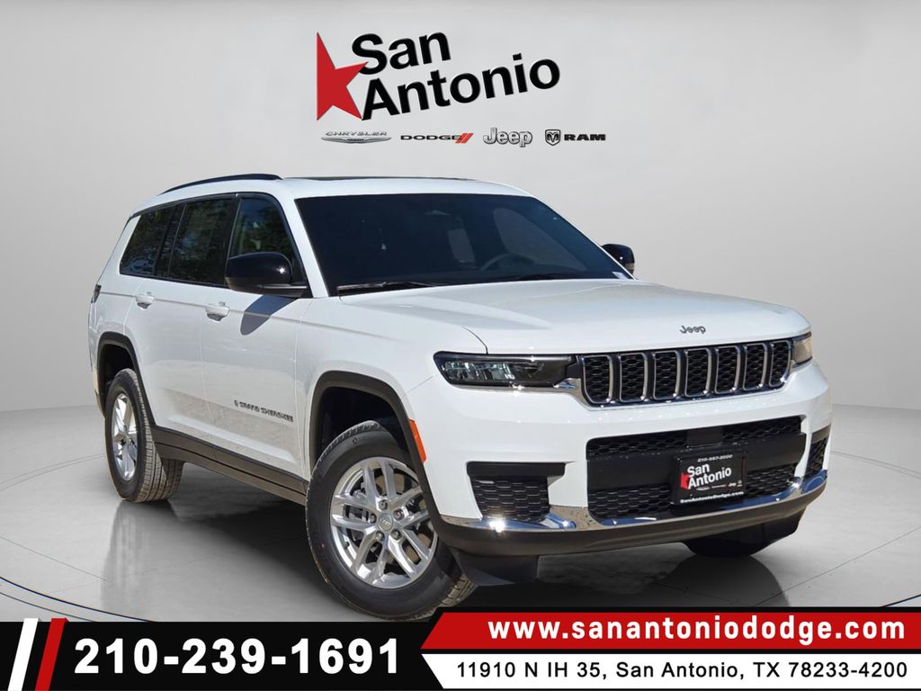 2025 Jeep Grand Cherokee L Laredo's photo