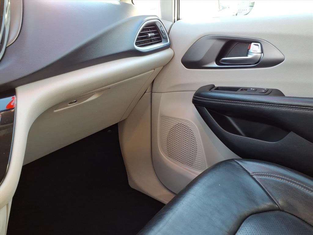 2022 CHRYSLER PACIFICA - Image 21