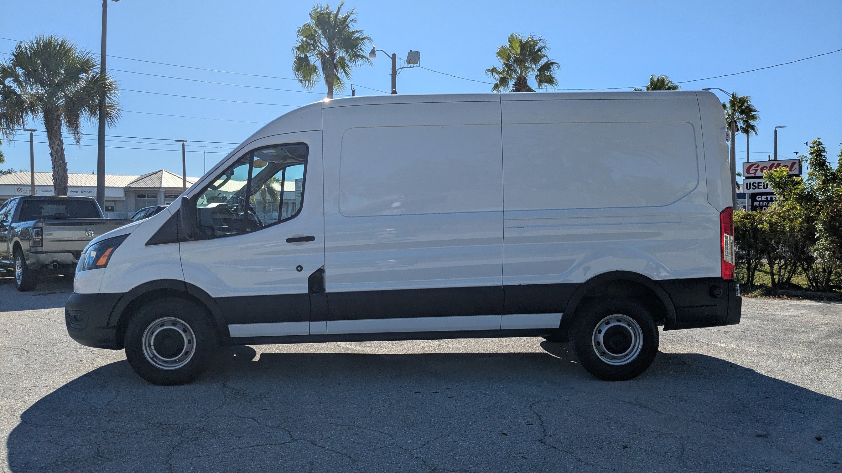 2020 Ford Transit Cargo Van photo 4