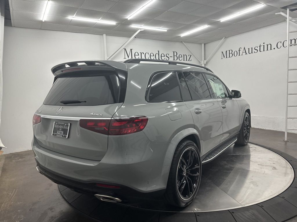 2026 Mercedes Benz GLS 580 4MATIC photo 4