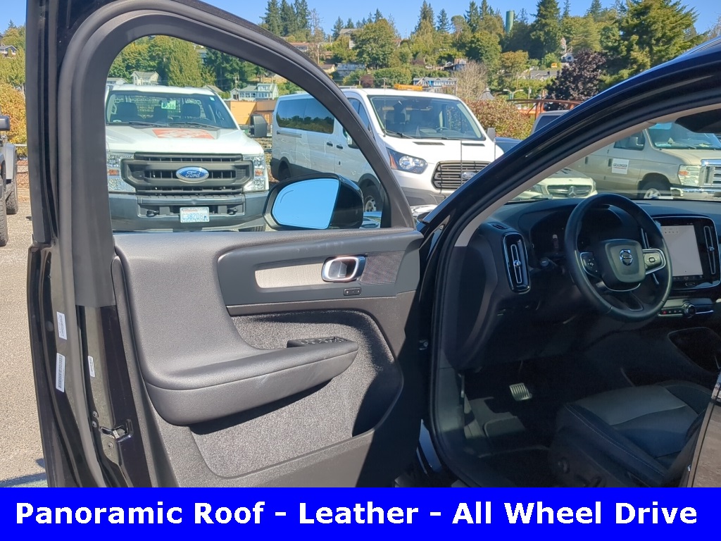 2024 Volvo XC40 Core photo 7