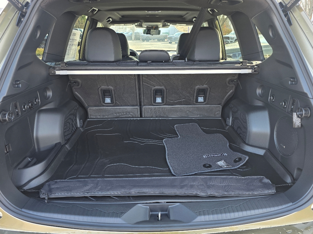 2025 Subaru Forester Touring photo 4