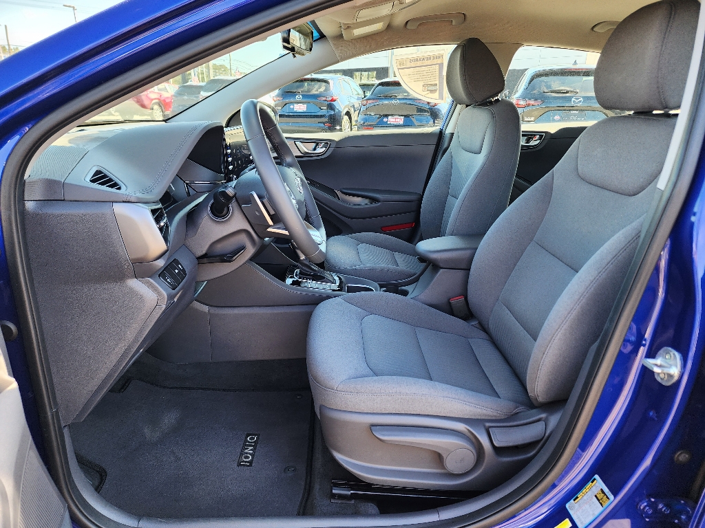 2021 Hyundai Ioniq Plug-In Hybrid SE photo 25