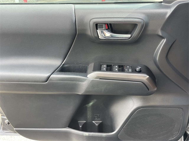 2022 Toyota Tacoma TRD Off-Road photo 15