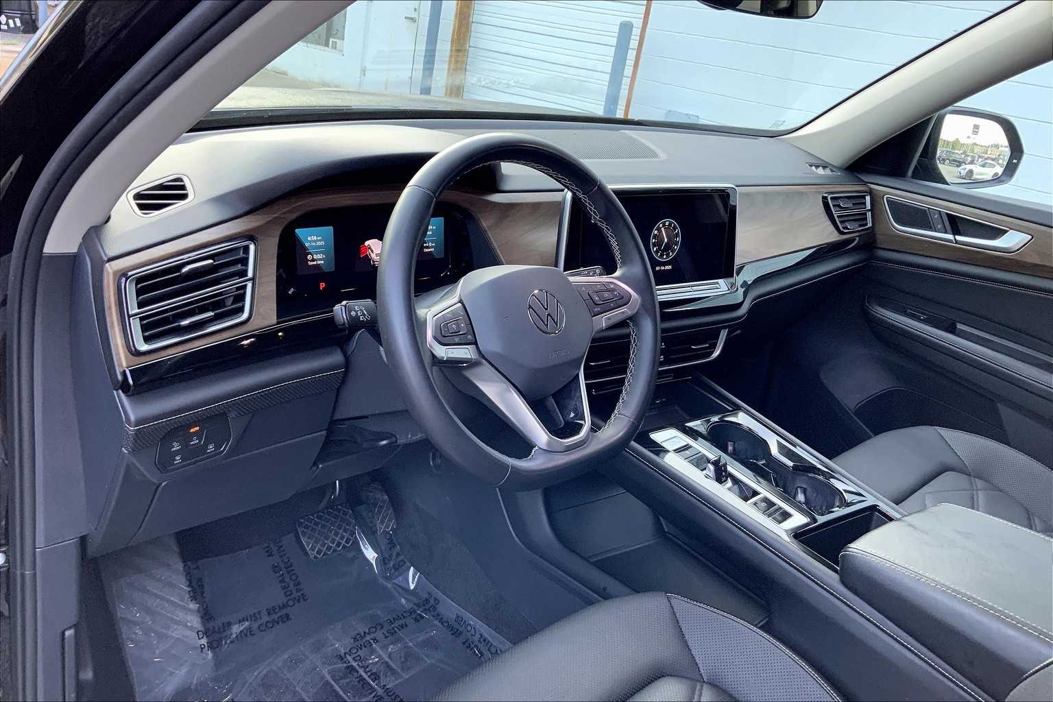 2024 Volkswagen Atlas SE Technology photo 16