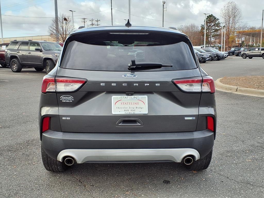 2020 Ford Escape SE photo 3