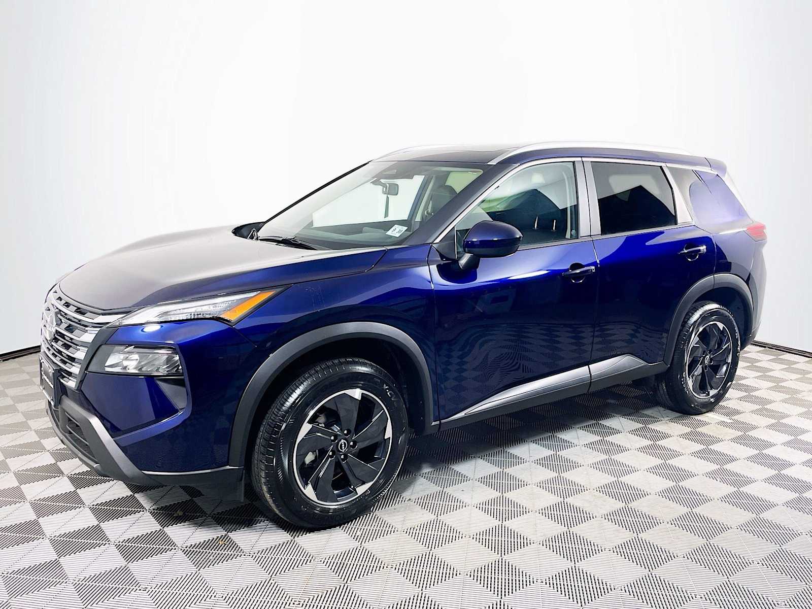 2026 Nissan Rogue SV's photo