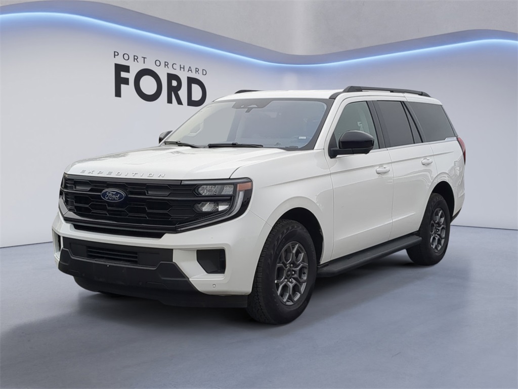 2025 Ford Expedition Active's photo