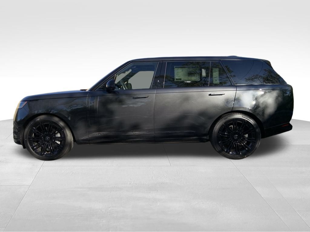 2025 Land Rover Range Rover SE photo 2