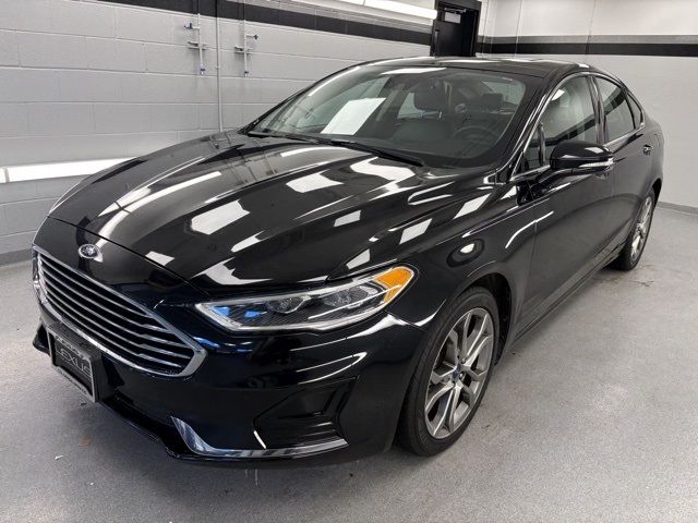 2019 Ford Fusion SEL's photo