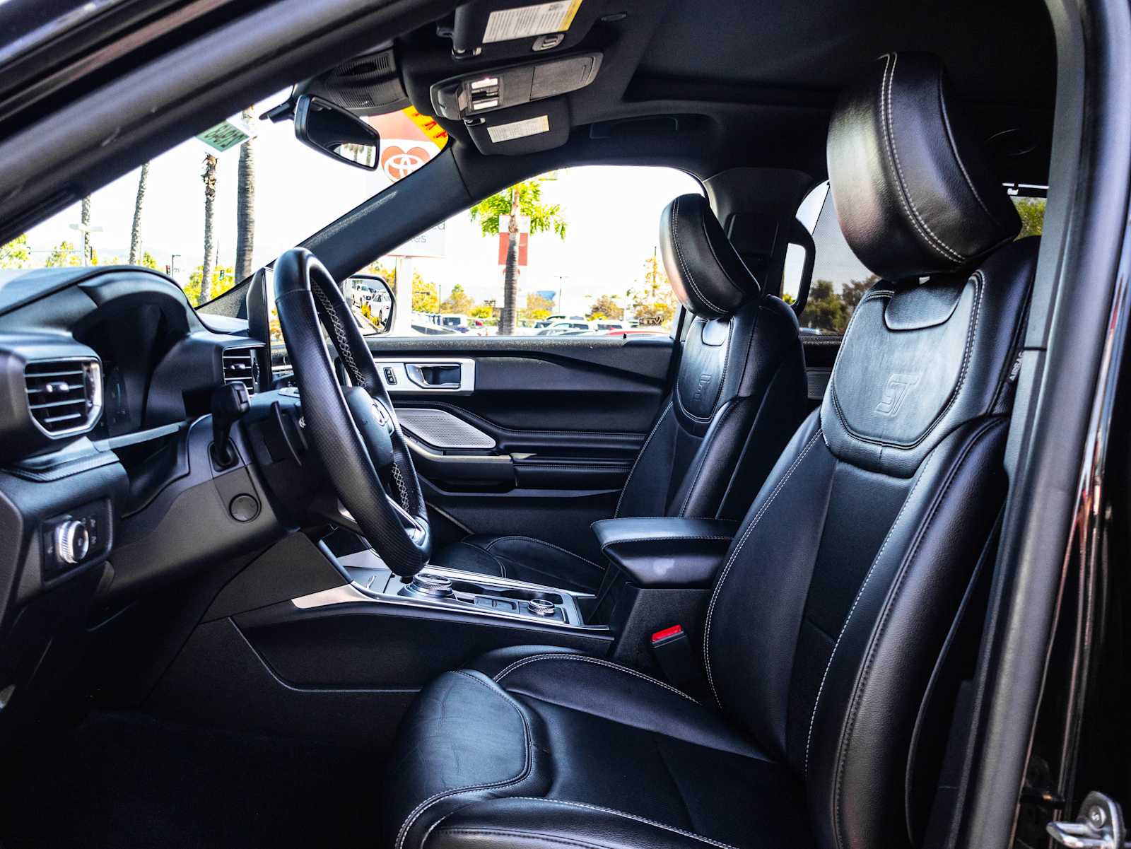 2020 Ford Explorer ST photo 14
