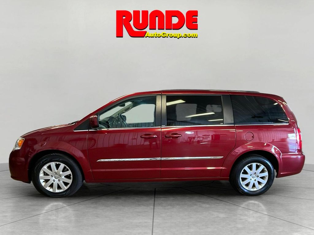Used 2014 Chrysler Town & Country Touring with VIN 2C4RC1BG2ER256183 for sale in Manchester, IA