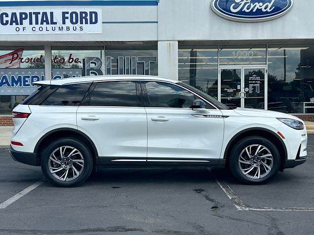 2023 Lincoln Corsair Standard photo 3