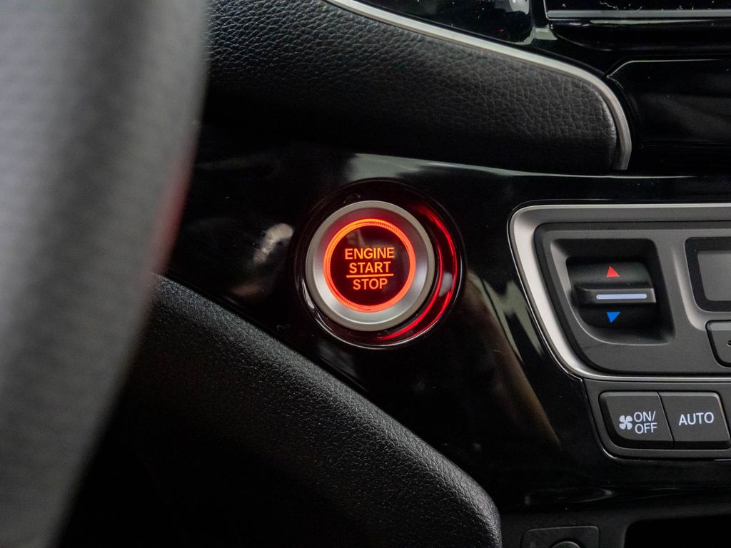 2025 Honda Ridgeline Black Edition photo 18