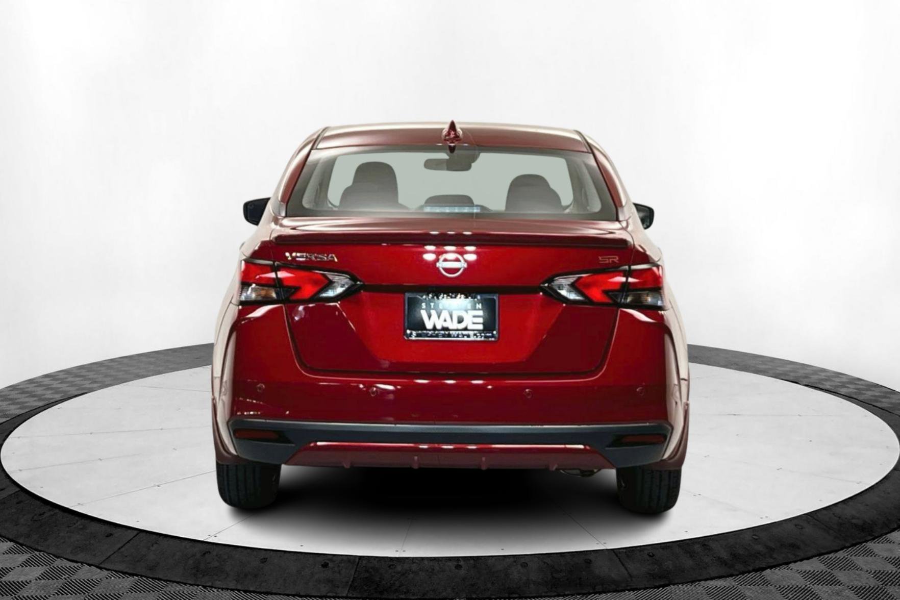 2025 Nissan Versa SR photo 4