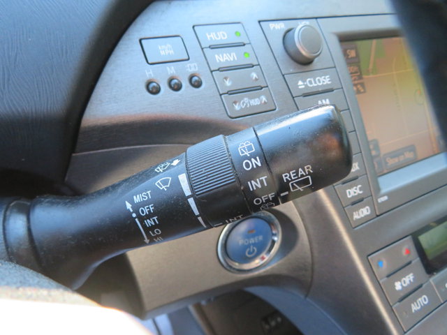 2015 Toyota Prius Four photo 30