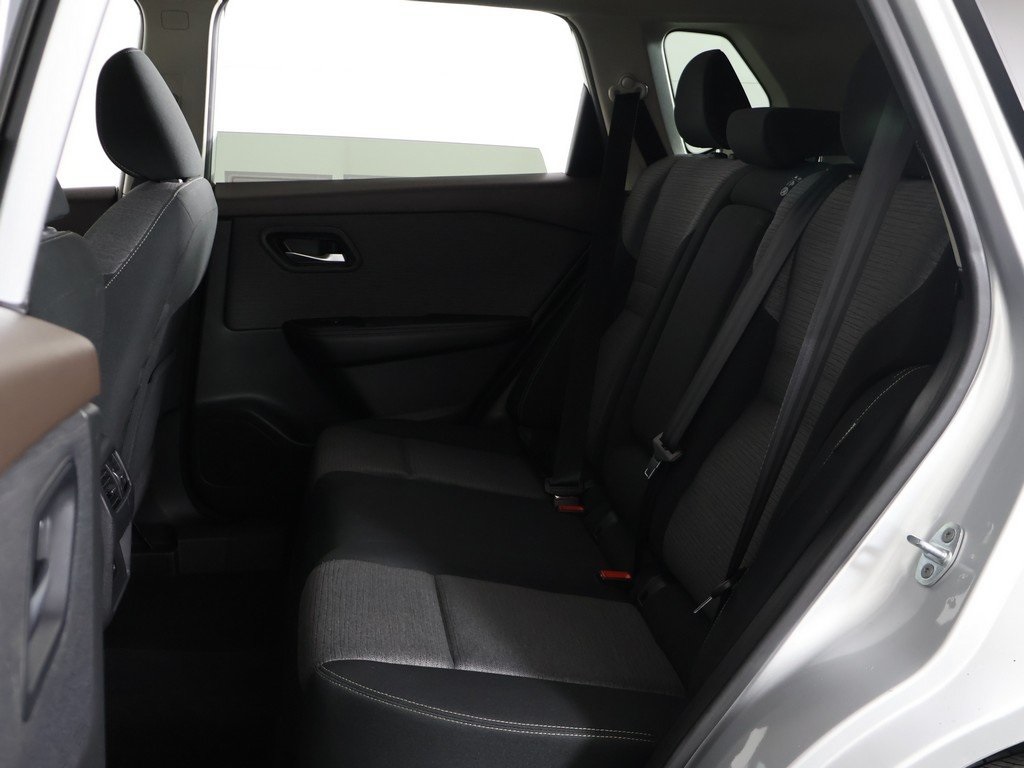 2022 Nissan Rogue SV photo 23